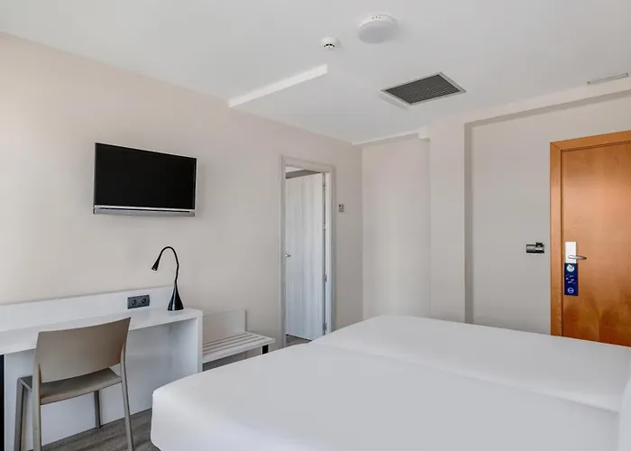 B&B Hotel Vigo Отель 3*