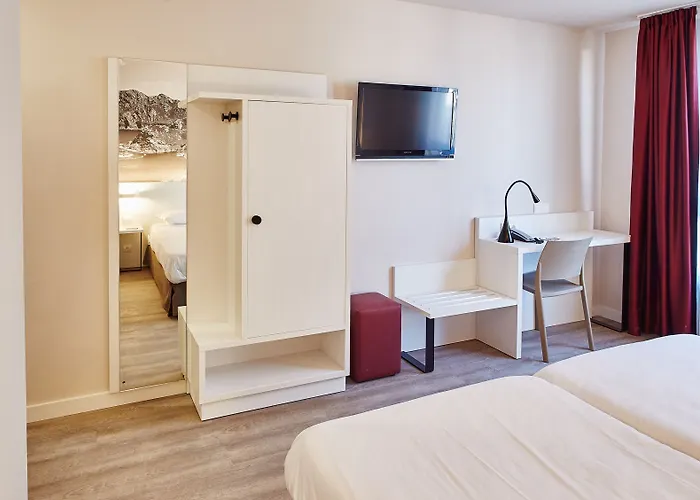 Отель B&B Hotel Vigo Виго