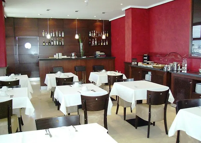 Отель B&B Hotel Vigo Виго